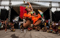 Clube Vassourinhas ensina a frevar