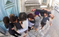 Grupo Experimental reapresenta Pontilhados, nas ruas do Recife Antigo