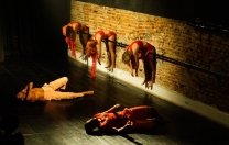 Programa oferece espaço e remuneração para incentivar apresentações de dança