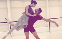 Thiago Soares, primeiro bailarino do Royal Ballet, em dueto com a pernambucana Aurora Dickie
