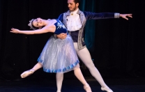 Simone Monteiro Ballet apresenta obras clássicas do balé de repertório