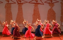 Gesttus, de dança moderna, reapresenta o espetáculo Adhiambo